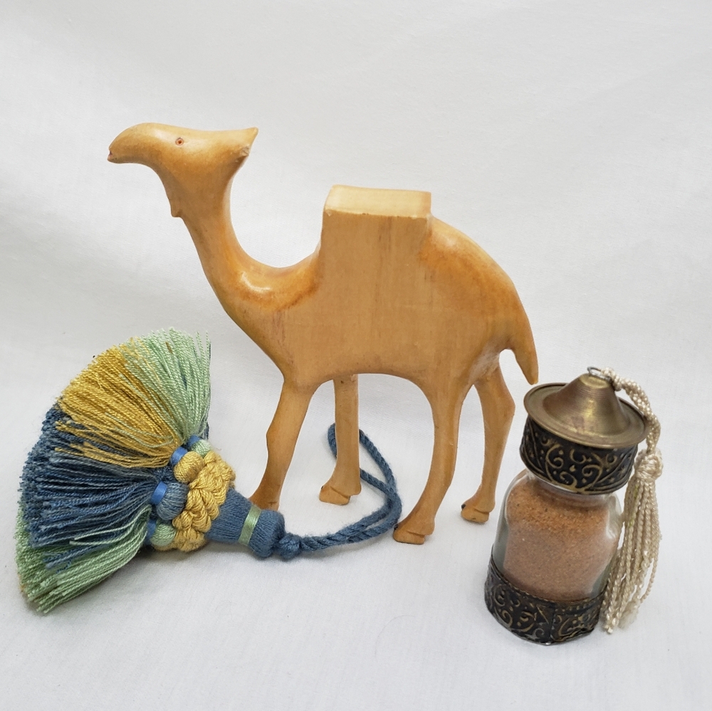 Decorative Egyptian Desert Sand Container Camel And Tassel